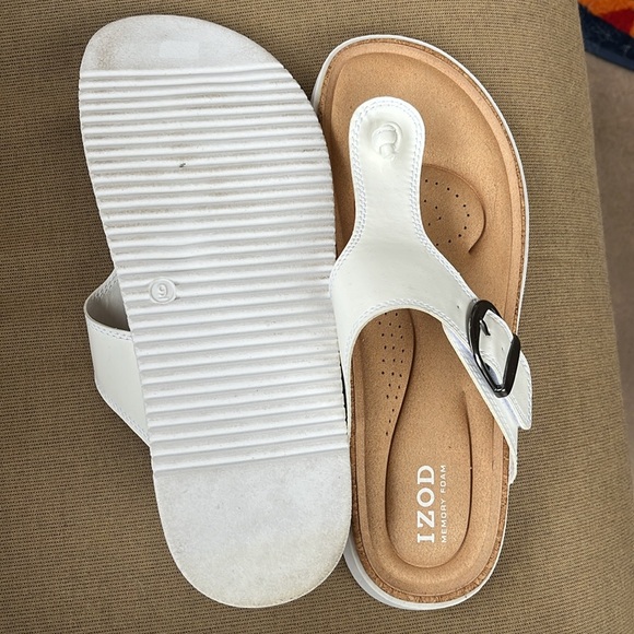 Izod, memory foam, flip flops. Size 9 - Picture 2 of 4